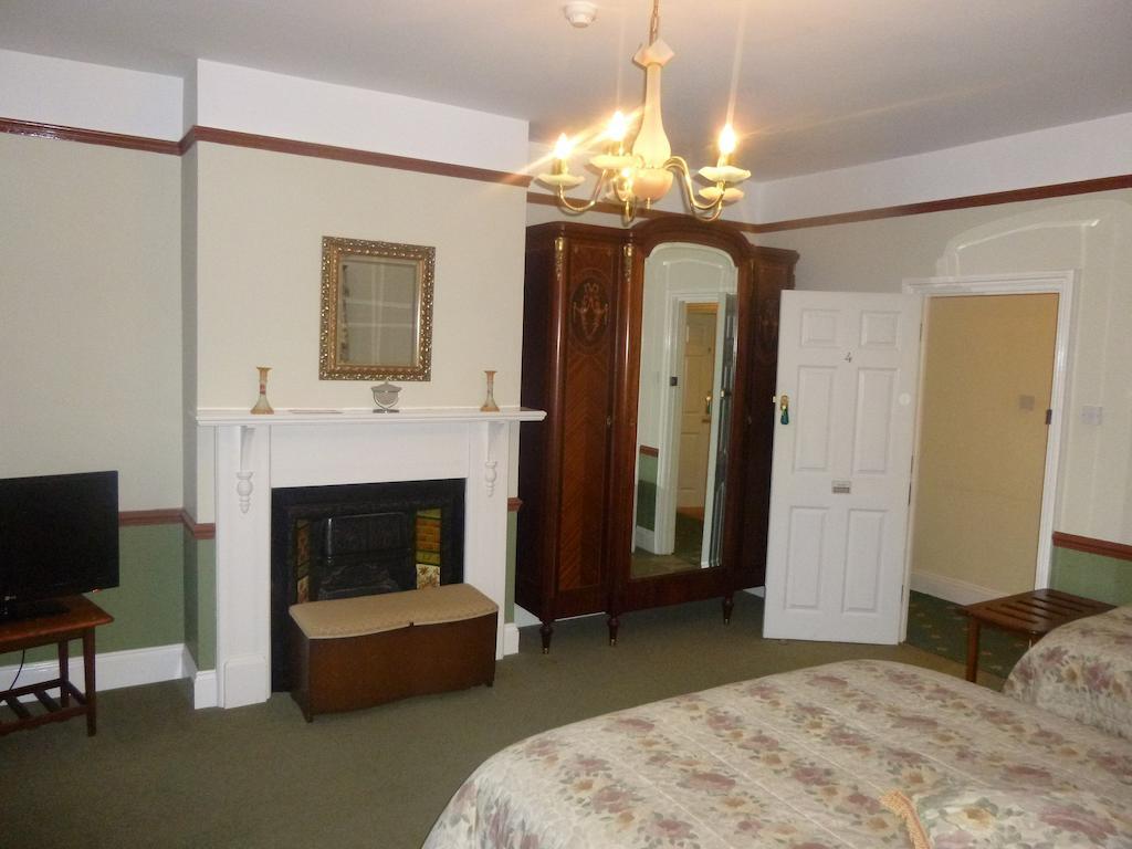 Leadon House Hotel ليدبوري الغرفة الصورة